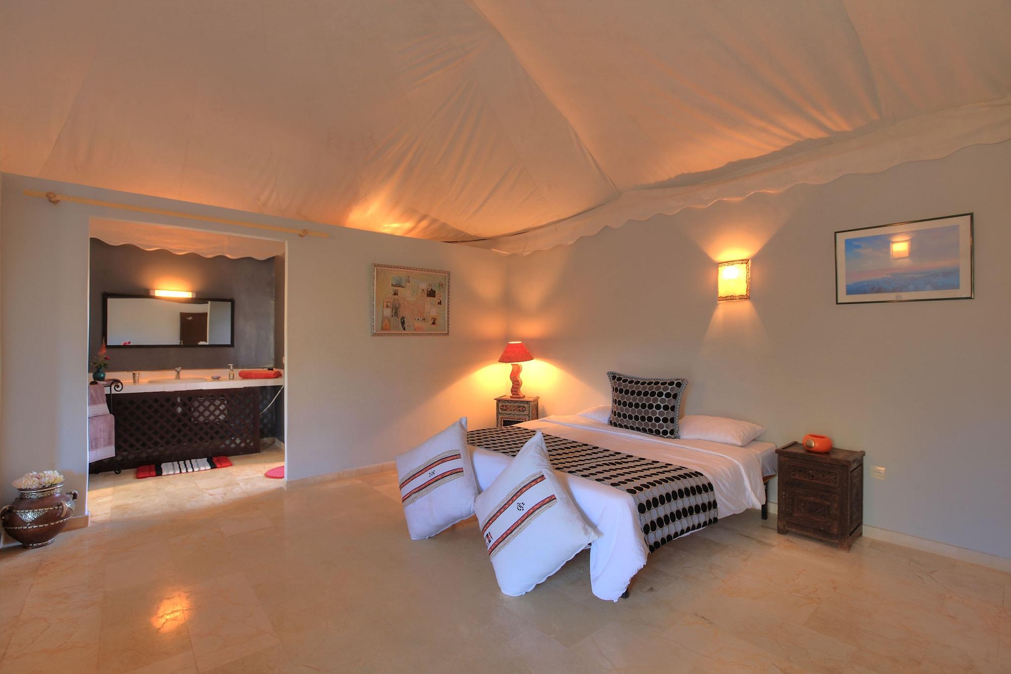 Villa Marco Au Jardin Des Senteurs El Ain Dış mekan fotoğraf