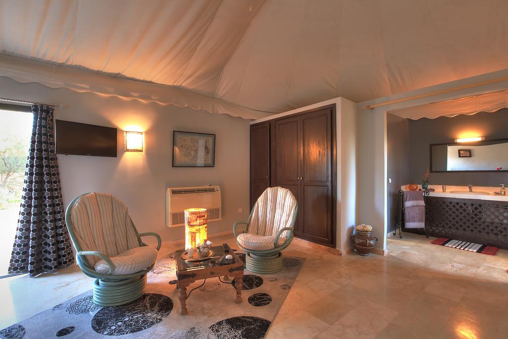 Villa Marco Au Jardin Des Senteurs El Ain Dış mekan fotoğraf